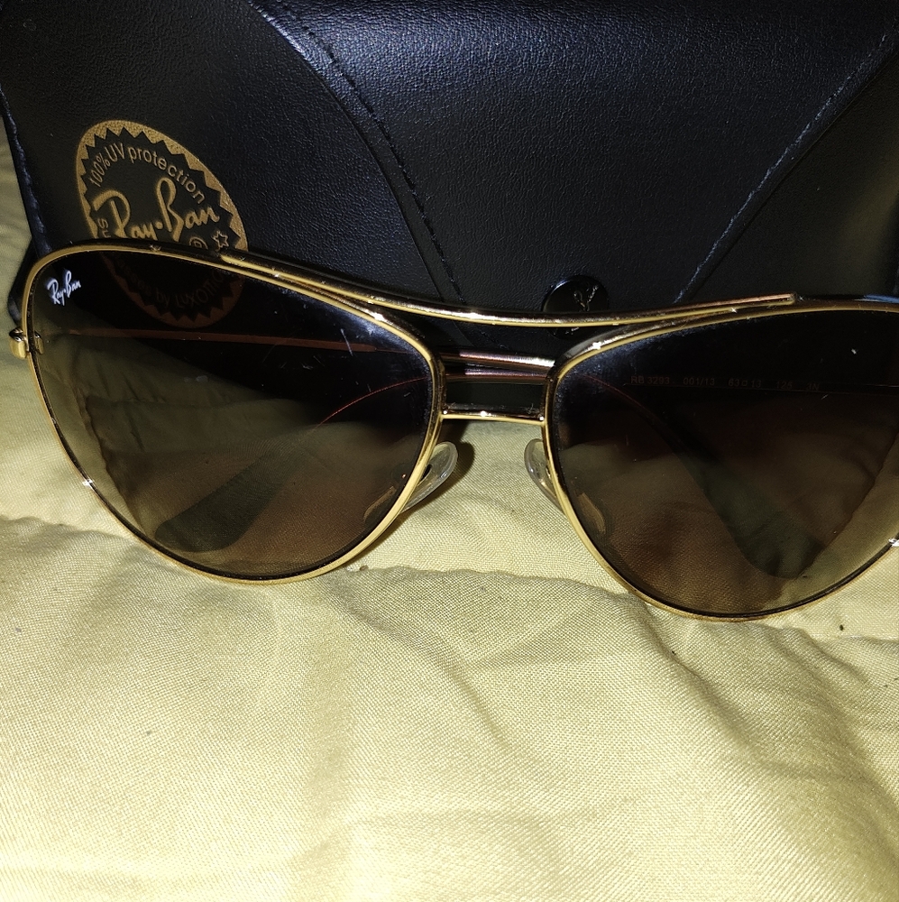 Ray-Ban Gold Aviator Sunglasses - Picture 4 of 4